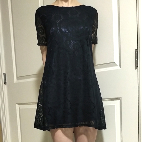 ✨SALE: 3 for $25!✨ Heramay lace black/navy tunic dress - medium - Picture 1 of 5